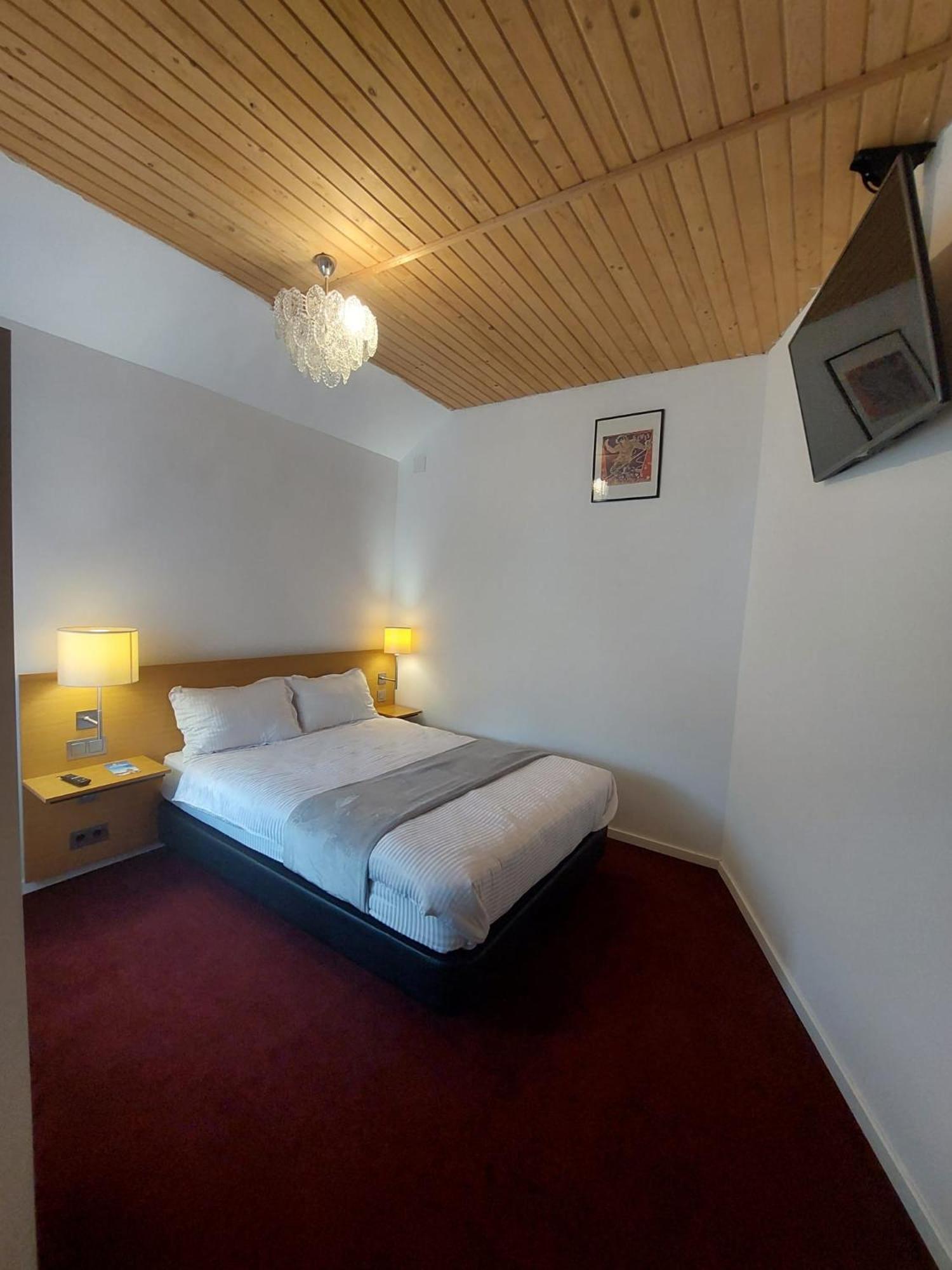 The Black Cat * Bran (Brasov)